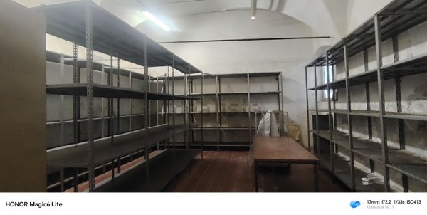 locale di sgombero in vendita a Pisa in zona Quartiere Santa Maria