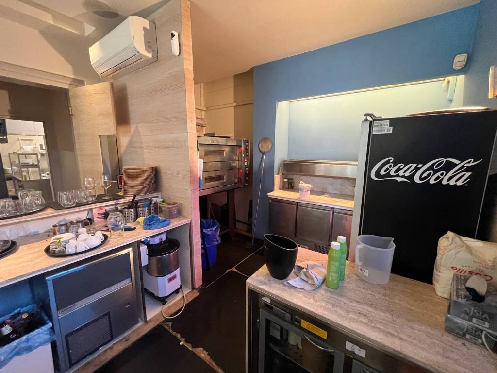 negozio in vendita a Pisa in zona Tirrenia