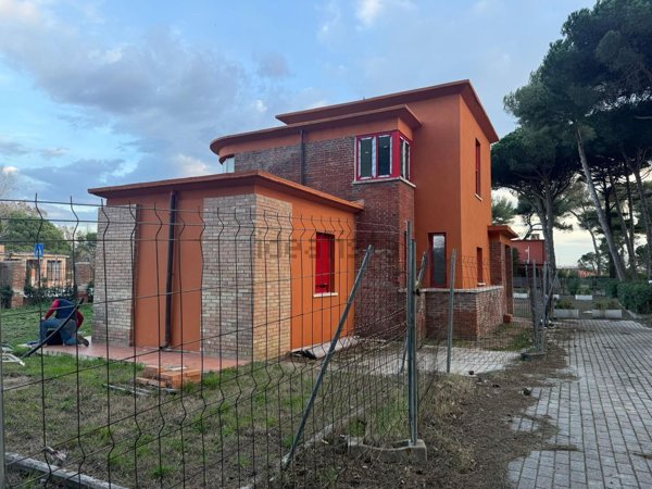 casa indipendente in vendita a Pisa in zona Calambrone