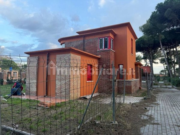 casa indipendente in vendita a Pisa in zona Calambrone