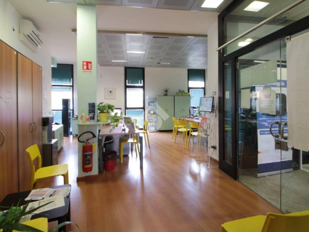 ufficio in vendita a Pisa in zona Cisanello