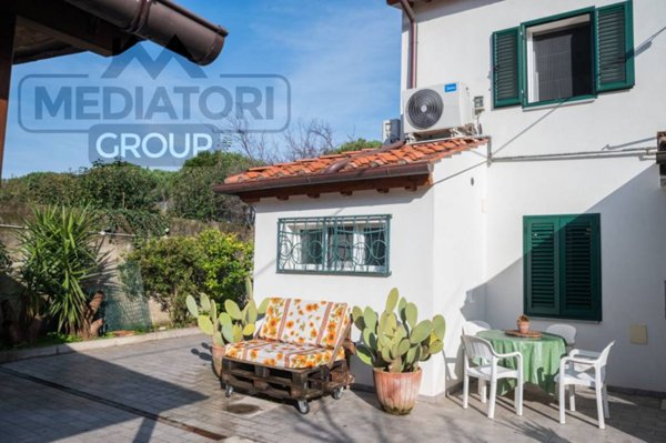 casa indipendente in vendita a Pisa in zona Porta a Lucca