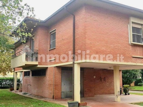casa indipendente in vendita a Pisa in zona Ingegneria