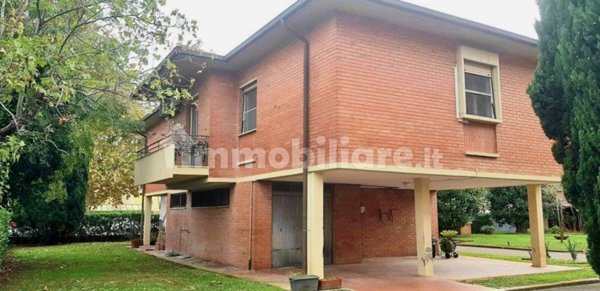 casa indipendente in vendita a Pisa in zona Ingegneria