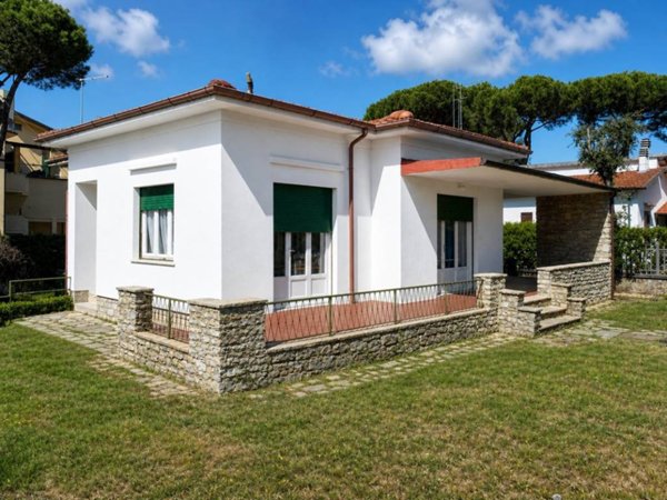 casa indipendente in vendita a Pisa in zona Tirrenia