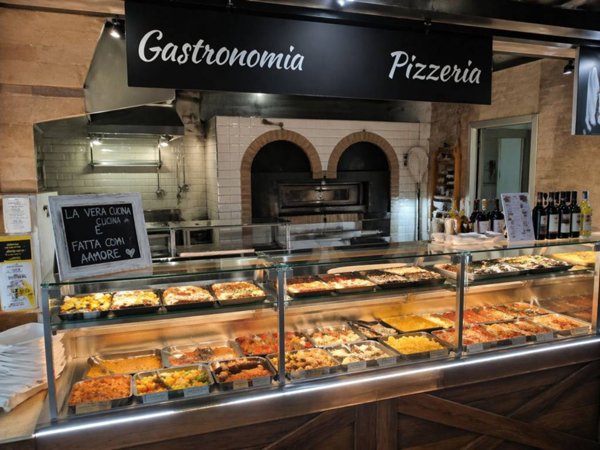 negozio in vendita a Pisa in zona Pratale / Don Bosco