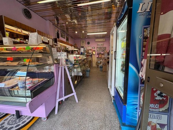 locale commerciale in vendita a Pisa in zona Porta a Lucca