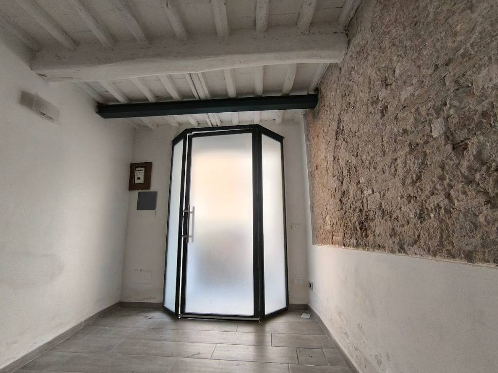 negozio in vendita a Pisa in zona Quartiere San Francesco