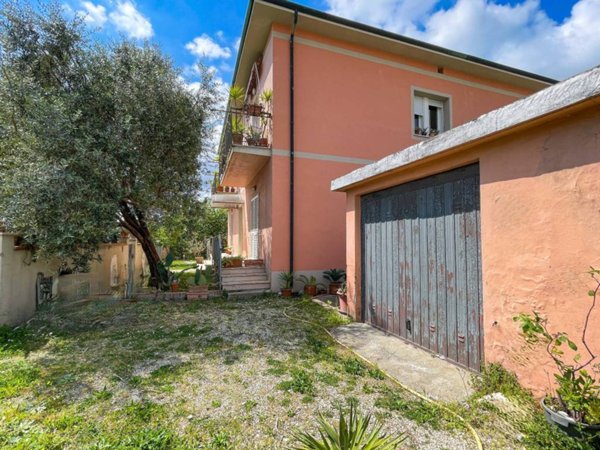 casa indipendente in vendita a Pisa in zona Lungarni