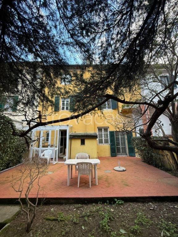 casa indipendente in vendita a Pisa in zona Landi