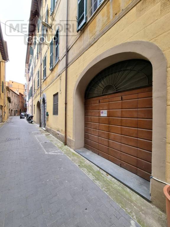 locale commerciale in vendita a Pisa in zona Quartiere Sant'Antonio