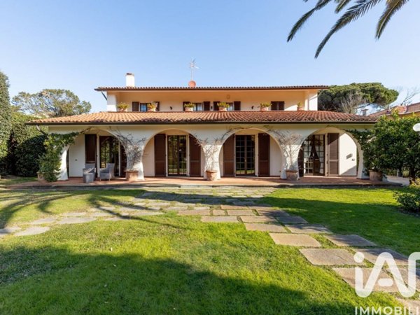 casa indipendente in vendita a Pisa in zona Tirrenia