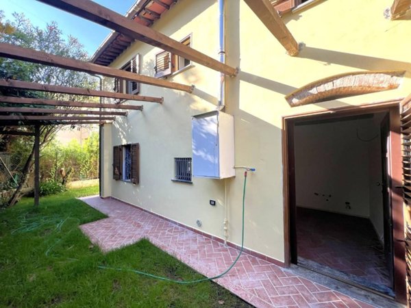 casa indipendente in vendita a Pisa in zona Barbaricina