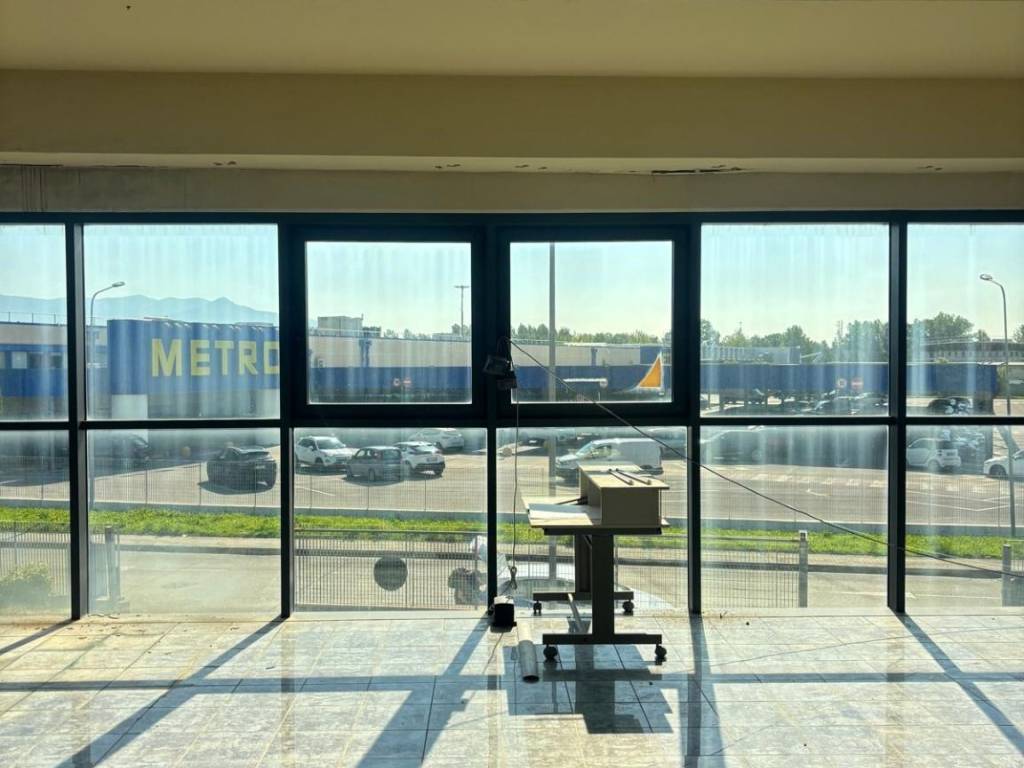 locale commerciale in vendita a Pisa in zona Ospedaletto