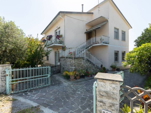 casa indipendente in vendita a Pisa in zona Lungarni