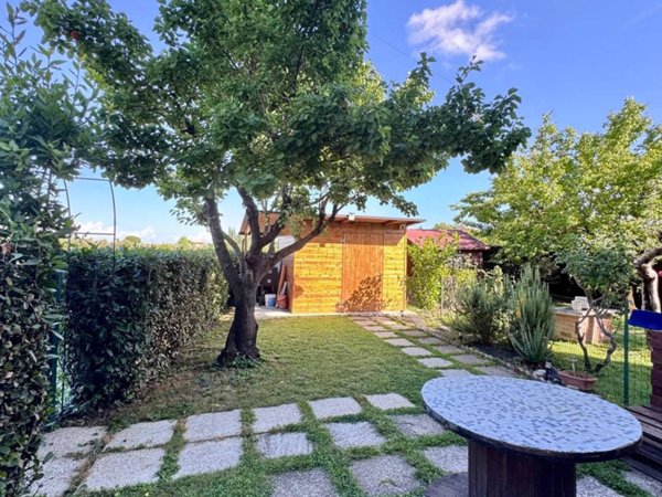casa indipendente in vendita a Pisa in zona Riglione