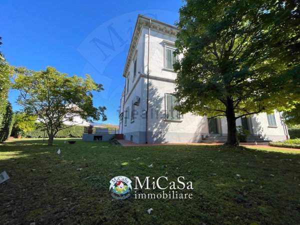 casa indipendente in vendita a Pisa in zona Riglione
