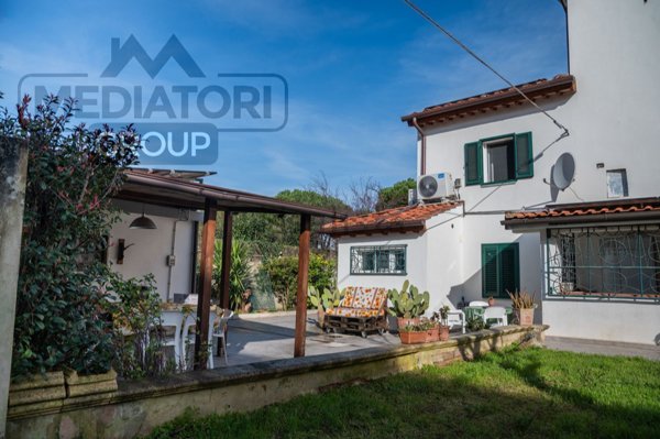 casa indipendente in vendita a Pisa in zona Porta a Lucca