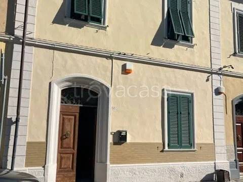 casa indipendente in vendita a Pisa in zona Riglione