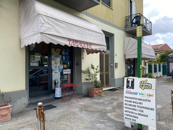 negozio in vendita a Pisa in zona Porta a Mare