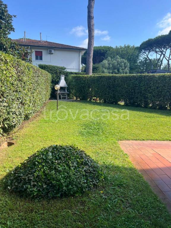 casa indipendente in vendita a Pisa in zona Tirrenia