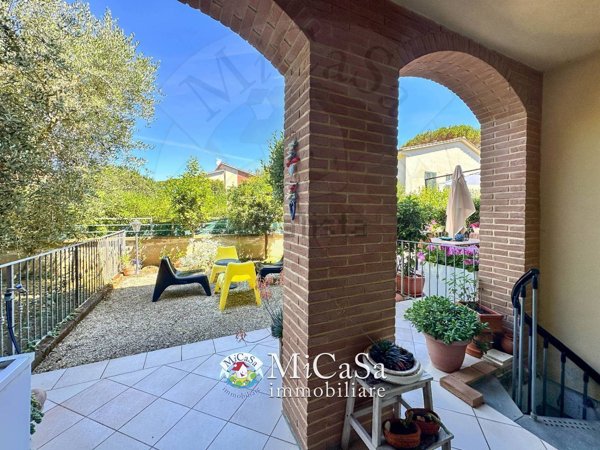 casa indipendente in vendita a Pisa in zona Tirrenia