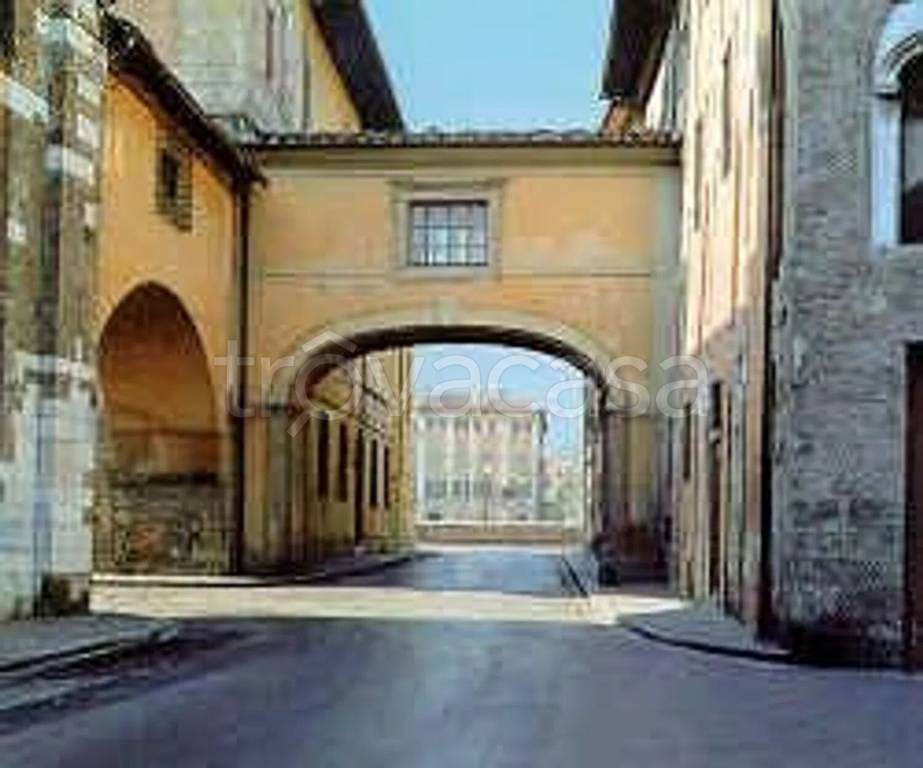 negozio in vendita a Pisa in zona Quartiere Santa Maria
