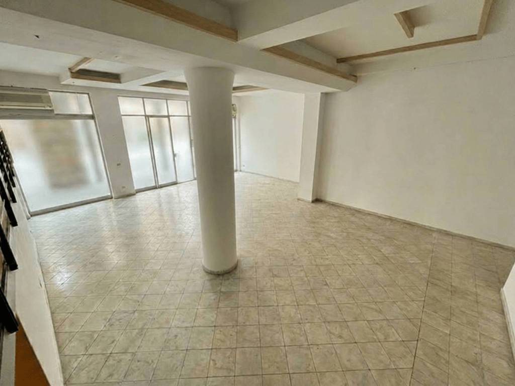 negozio in vendita a Pisa in zona Centro Storico