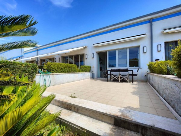 casa indipendente in vendita a Pisa in zona Calambrone