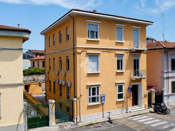 negozio in vendita a Pisa