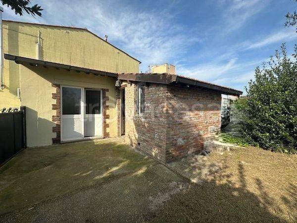 casa indipendente in vendita a Pisa in zona Oratoio