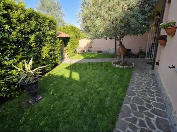 casa indipendente in vendita a Pisa in zona Tirrenia
