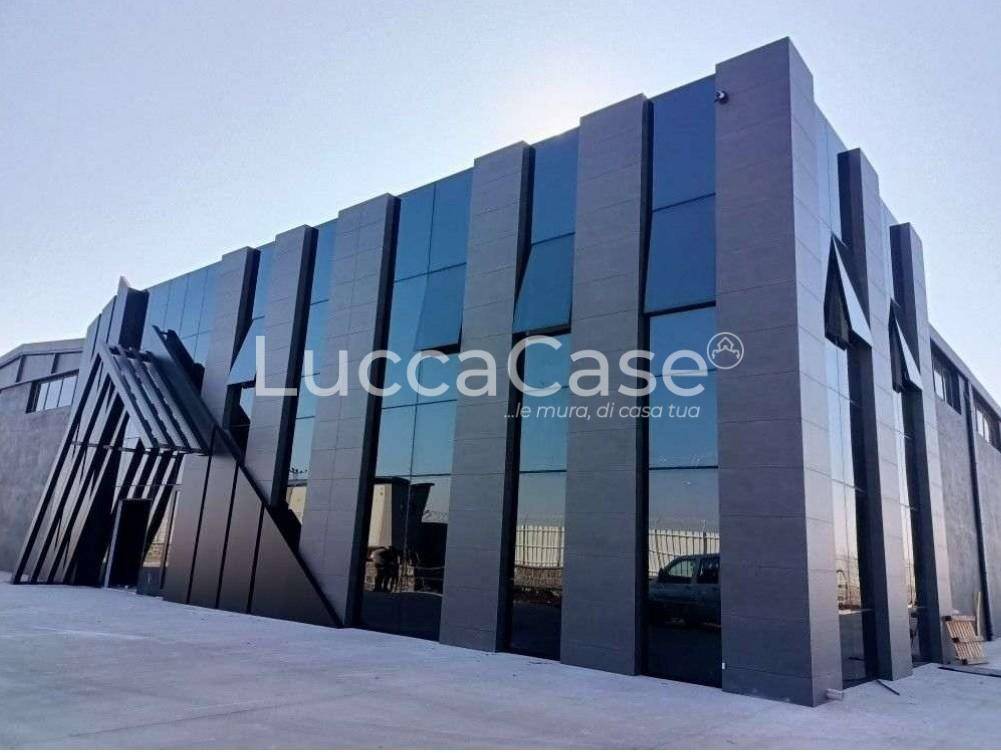locale commerciale in vendita a Pisa in zona Ospedaletto