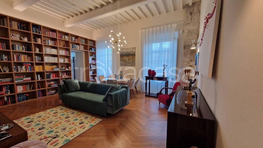 appartamento in vendita a Pisa in zona Lungarni