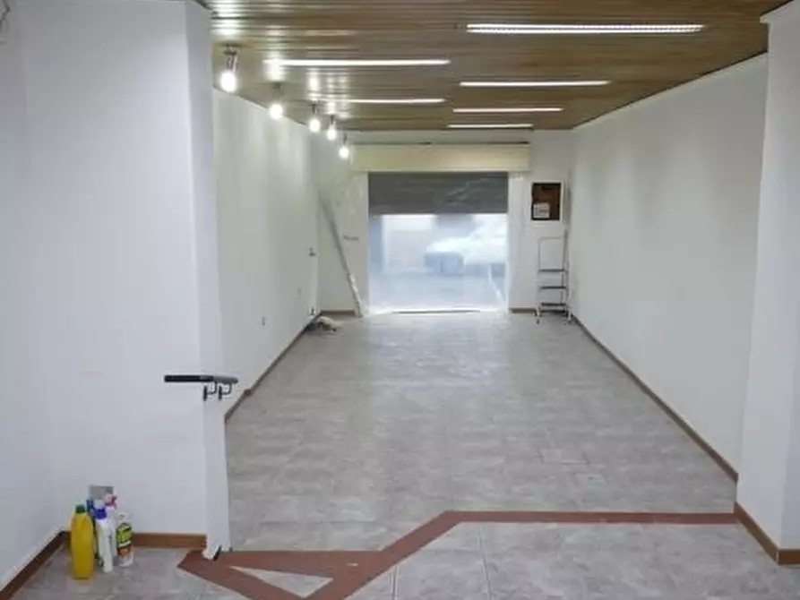 negozio in vendita a Pisa in zona Riglione