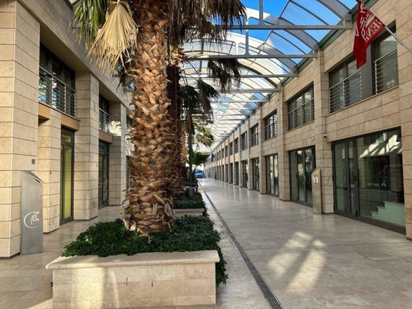 ufficio in vendita a Pisa in zona Porta a Mare