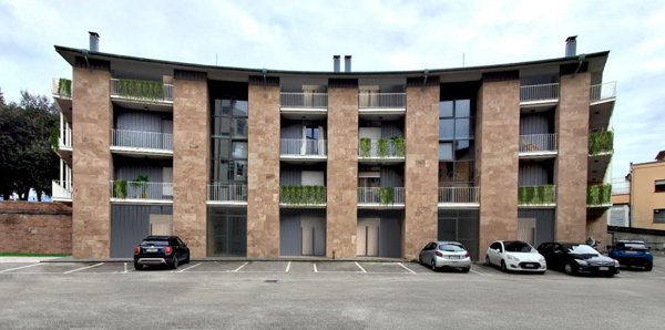 appartamento in vendita a Pisa in zona Palazzo dei Congressi