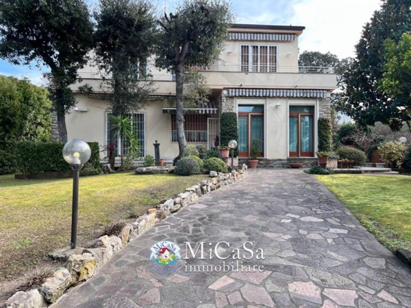 casa indipendente in vendita a Pisa in zona Tirrenia