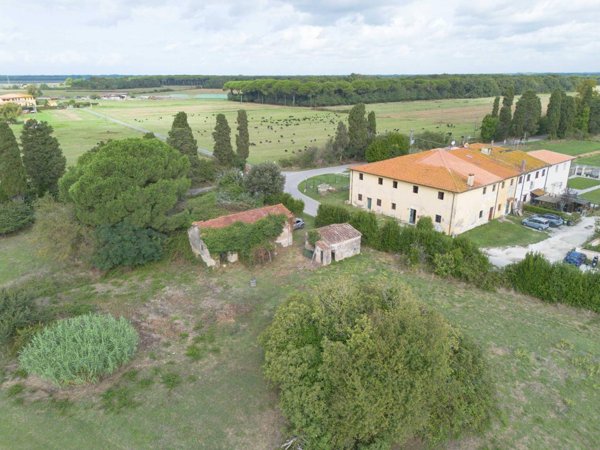 casale in vendita a Pisa in zona Coltano