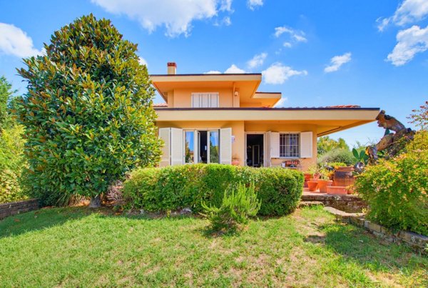 casa indipendente in vendita a Pisa in zona Barbaricina