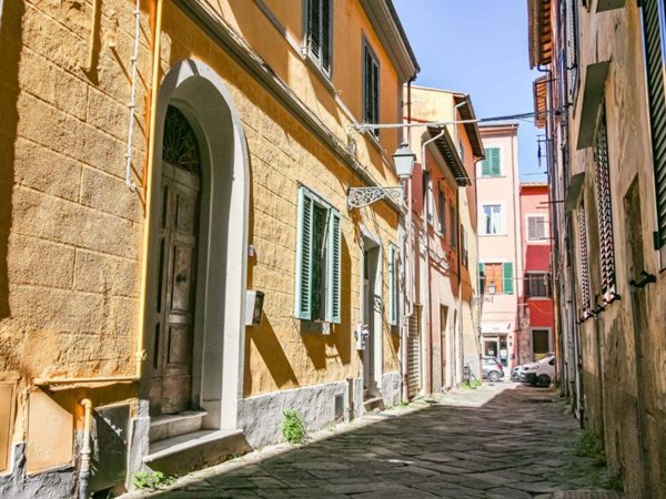 casa indipendente in vendita a Pisa in zona Lungarni