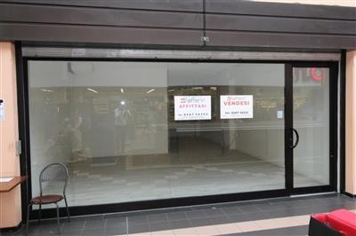 locale commerciale in vendita a Pisa in zona Stazione