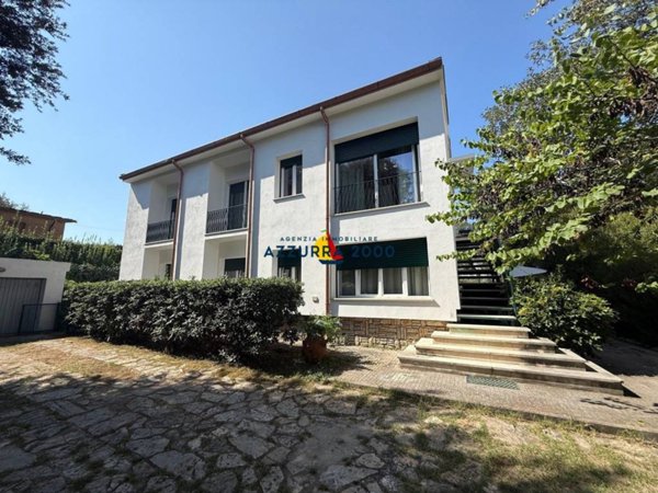 casa indipendente in vendita a Pisa in zona Tirrenia
