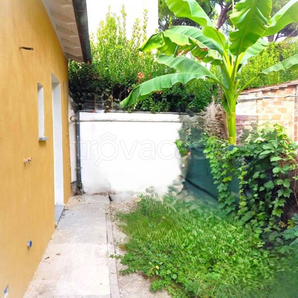 casa indipendente in vendita a Pisa in zona Landi