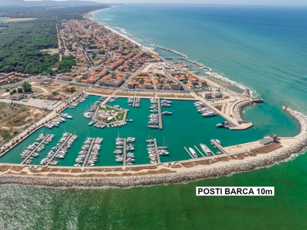 box auto in vendita a Pisa in zona Marina di Pisa