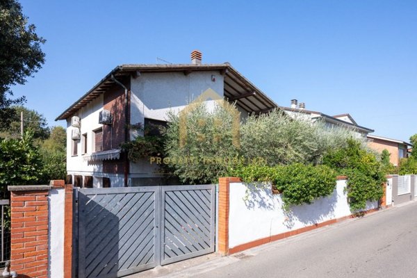casa indipendente in vendita a Pisa