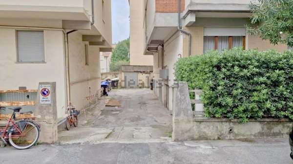 locale di sgombero in vendita a Pisa in zona Quartiere San Francesco