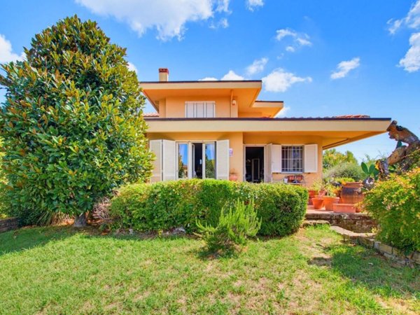 casa indipendente in vendita a Pisa in zona Barbaricina