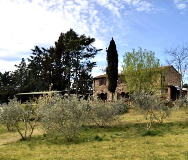 casa indipendente in vendita a Pomarance in zona Lustignano
