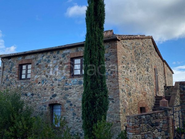 casa indipendente in vendita a Pomarance